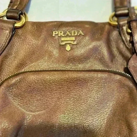PRADA 🔥🔥Vintage Vitello Daino Shoulder Bag (Brown & Metallic Soft Leather) - Picture 11 of 16